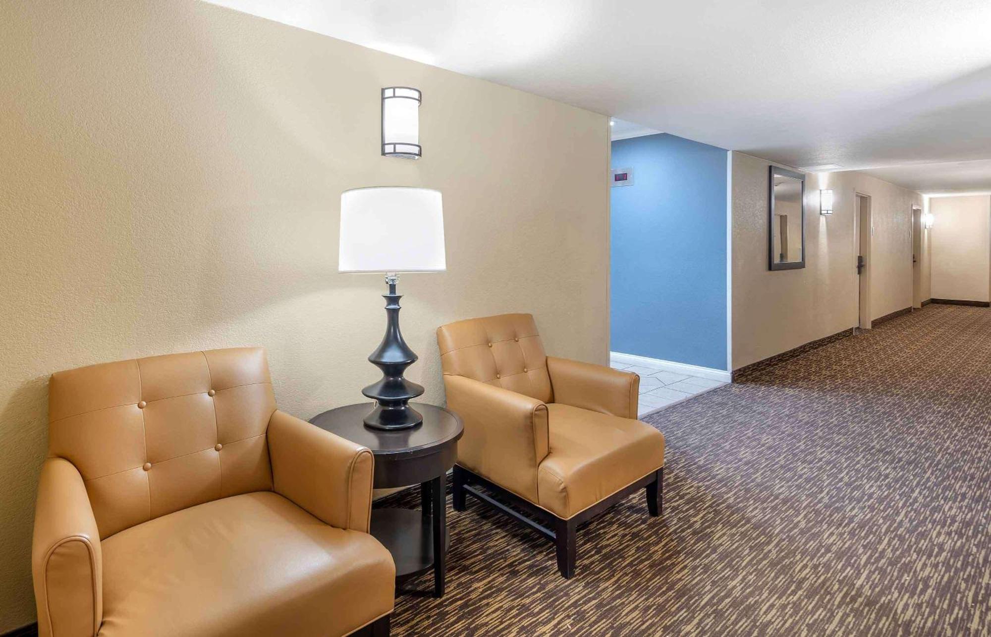 Extended Stay America Select Suites - Chicago - Westmont - Oak Brook Екстериор снимка