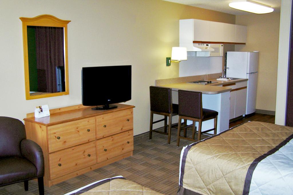 Extended Stay America Select Suites - Chicago - Westmont - Oak Brook Екстериор снимка
