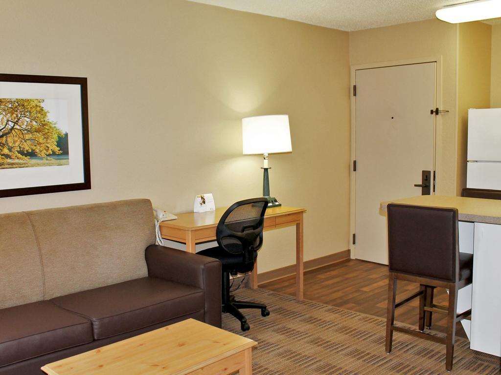 Extended Stay America Select Suites - Chicago - Westmont - Oak Brook Екстериор снимка